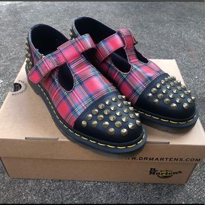 doc marten’s Liliha red plaid with brass studs